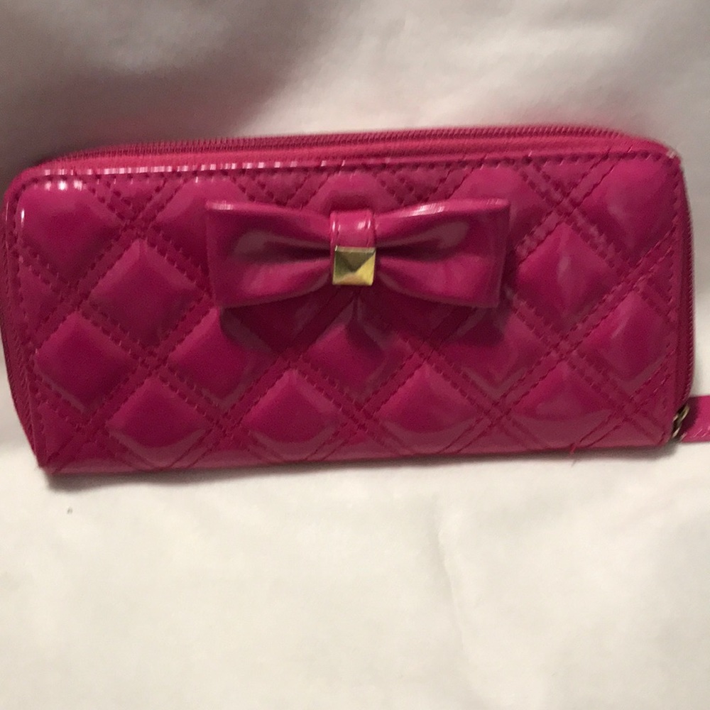 Pink wallet with bow
